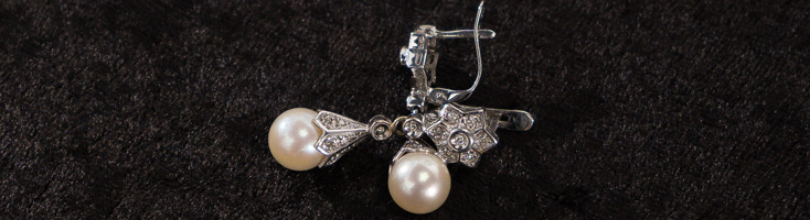 9ct White Gold Peral & Diamond Earrings